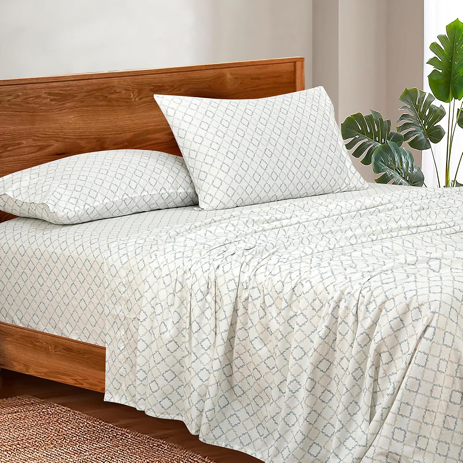Royalelinens ROYALE LINENS 300 Thread Count 100% Long Staple Combed Cotton Sheet Set - 4 Piece King Bed Sheets - 1 Fitted, 1 Flat & 2 Pillo…