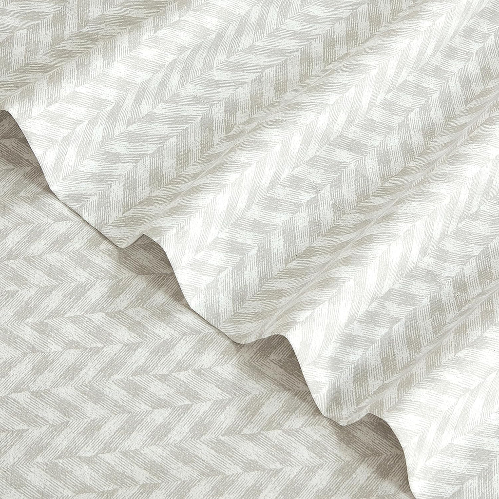 Royalelinens Royale Linens 300 Thread Count 100% Long Staple Combed Cotton Sheet Set - 4 Piece Full Bed Sheets - 1 Fitted, 1 Flat, 2 Pillow…