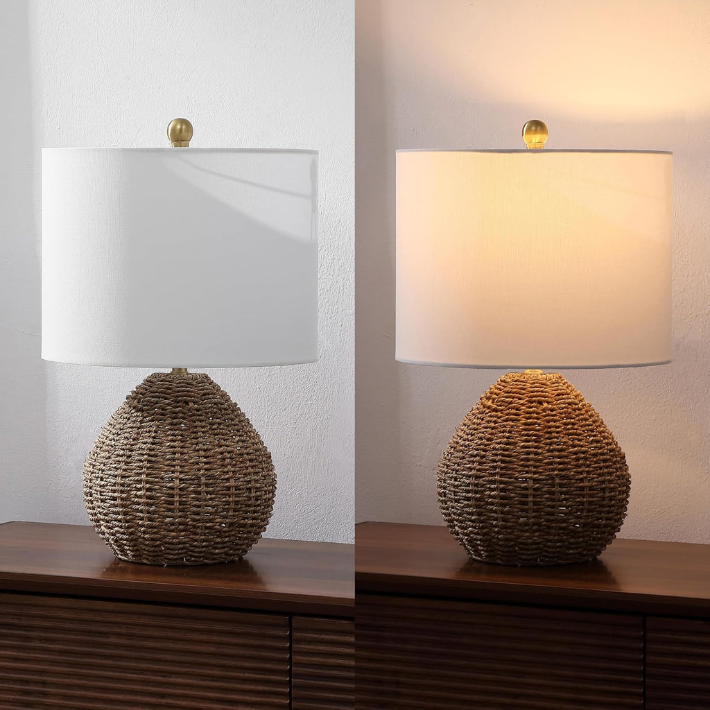 Jonathany JONATHAN Y 20.5" Brown Rattan and Iron LED Table Lamp, Coastal Bohemian Farmhouse Woven Nightstand Lamp with White Linen Drum Sha…
