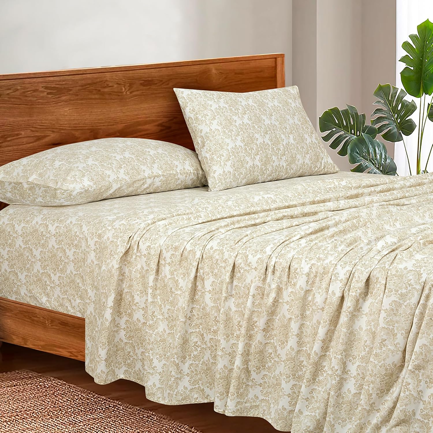 Royalelinens ROYALE LINENS 300 Thread Count 100% Long Staple Combed Cotton Sheet Set - 4 Piece Queen Bed Sheets - 1 Fitted, 1 Flat & 2 Pill…