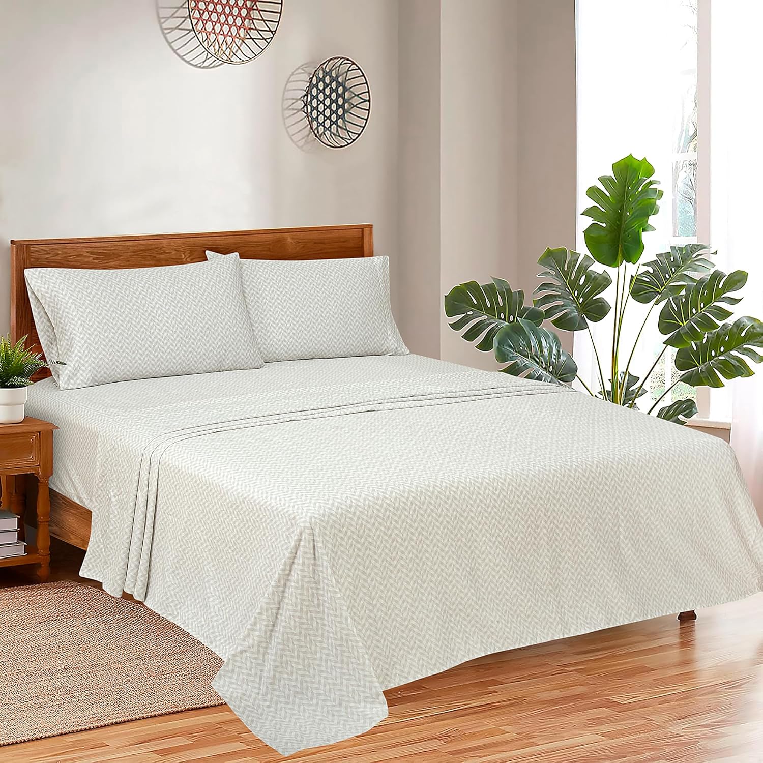 Royalelinens Royale Linens 300 Thread Count 100% Long Staple Combed Cotton Sheet Set - 4 Piece Queen Bed Sheets - 1 Fitted, 1 Flat & 2 Pill…