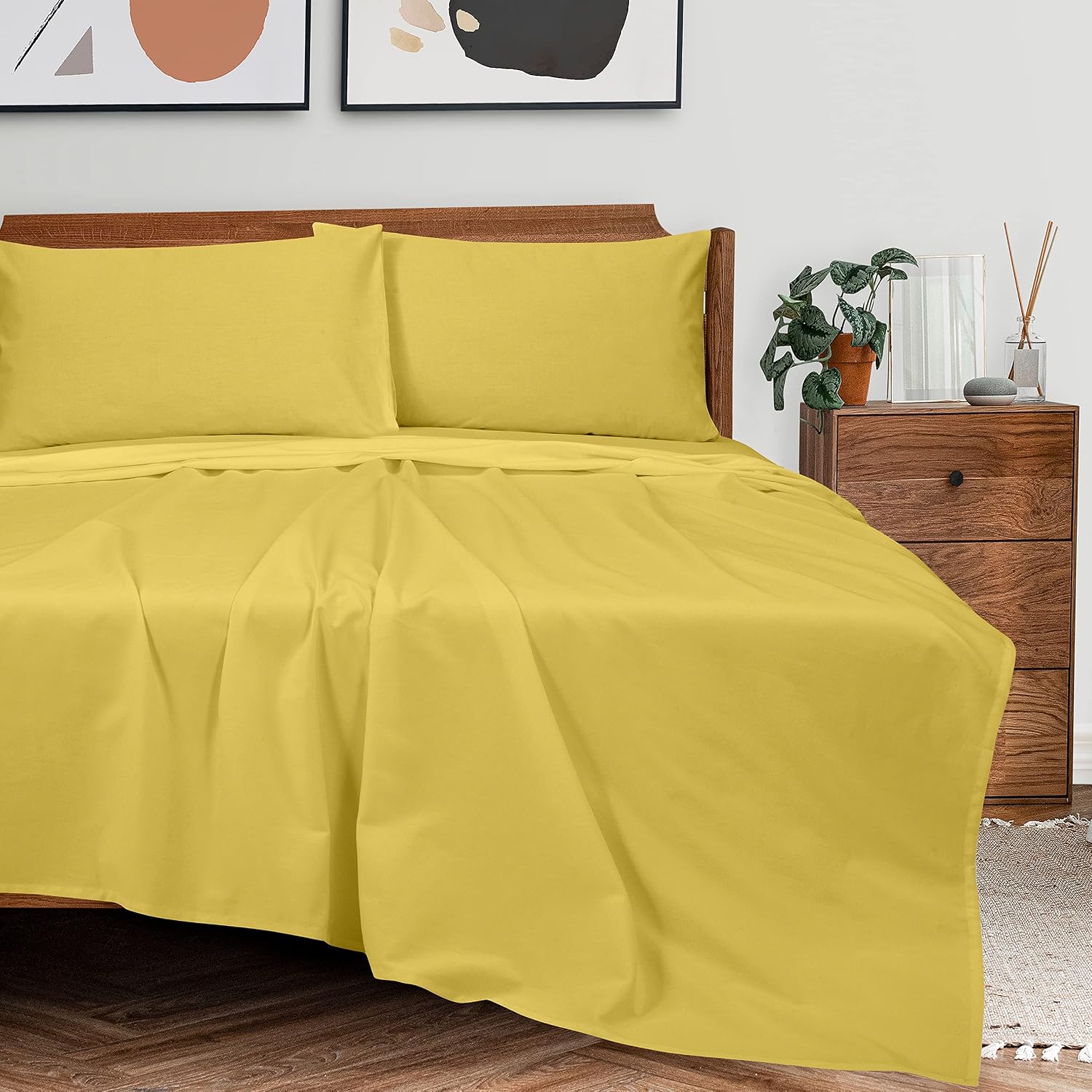 Royalelinens ROYALE LINENS 300 Thread Count 100% Long Staple Combed Cotton Sheet Set - 4 Piece Queen Bed Sheets - 1 Fitted, 1 Flat & 2 Pill…