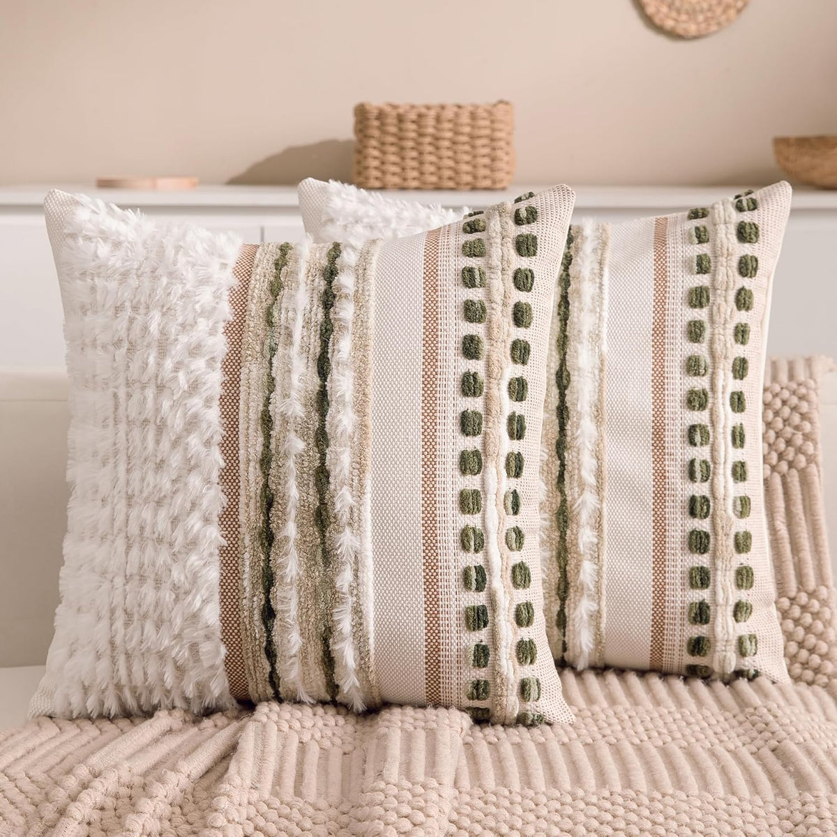 18"L x 18"W chenille throw pillow accessories in Green