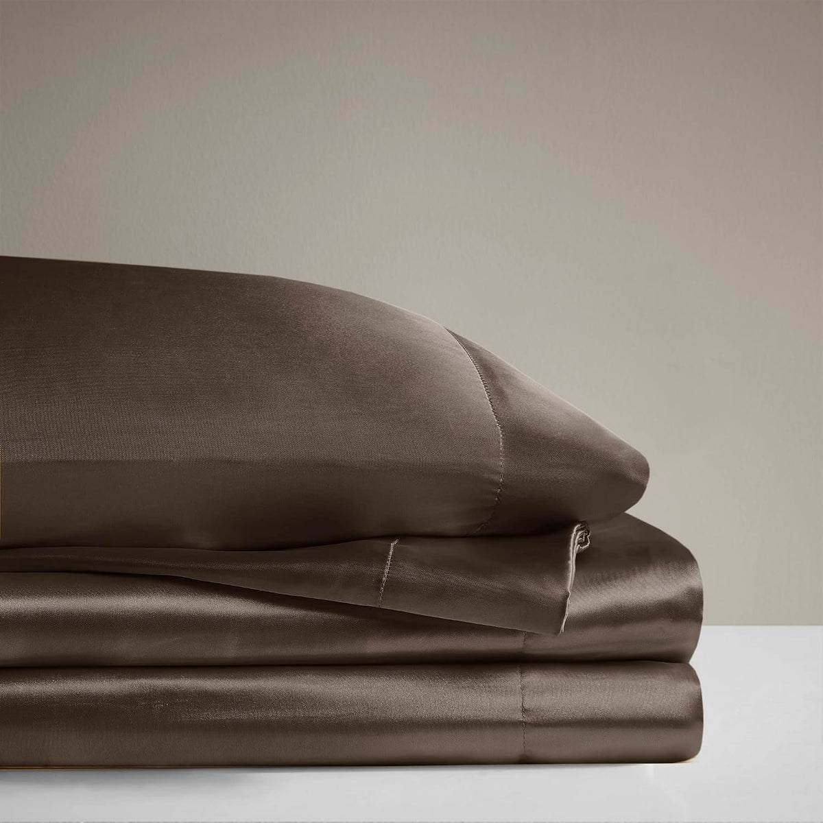 Queen polyester bedding sets in Chocolate, alternate view 6