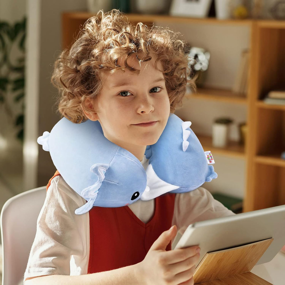 8 Y/O memory foam travel pillows in Blue Axolotl, alternate view 2