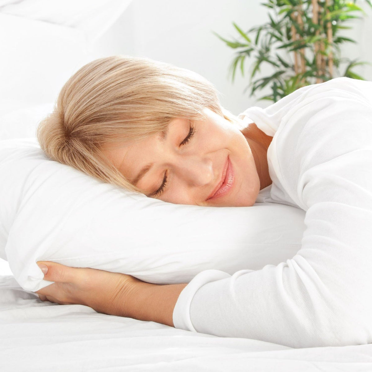King pillows in White, alternate view 6